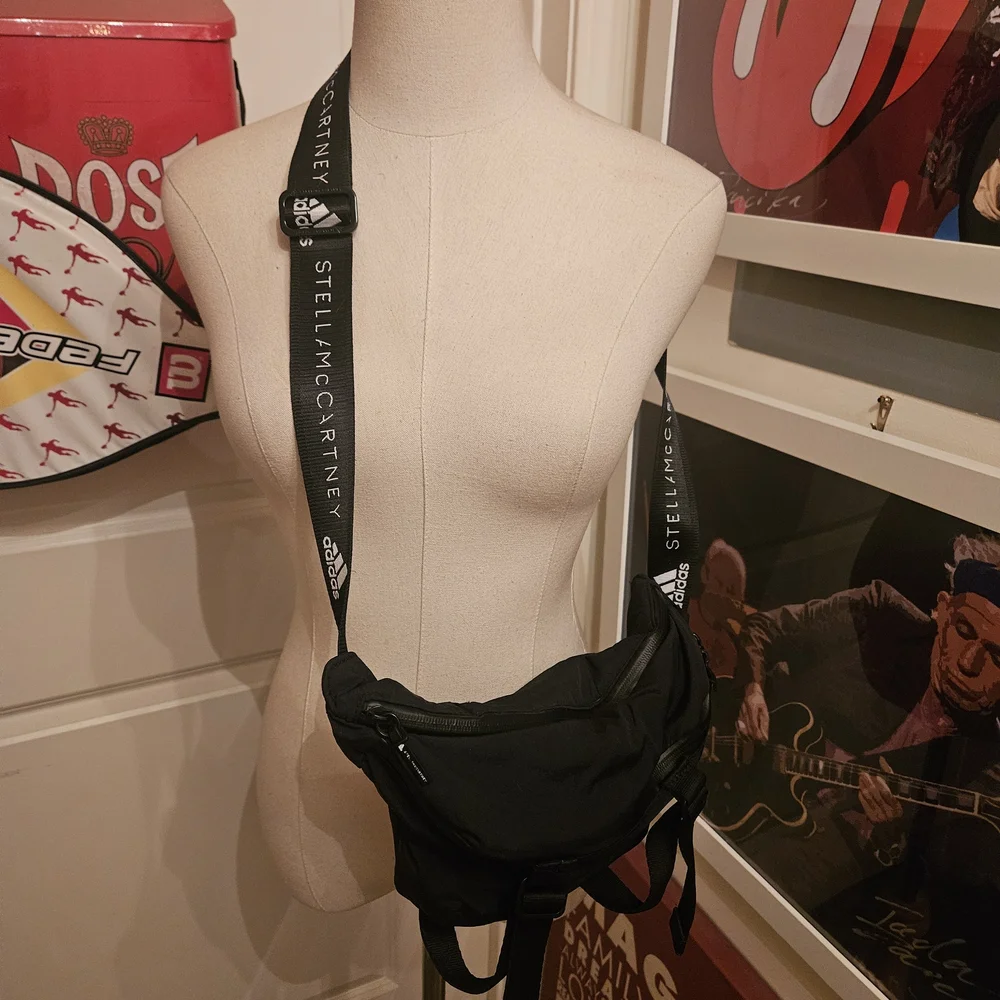 Stella McCartney Black Convertible Crossbody / Backpack Bag - Picture 1 of 8